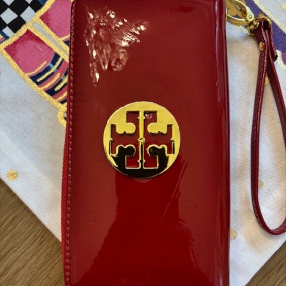 Tory Burch Miller Red Patent Leather Zip Around Continental Wallet Clutch - Picture 2 of 7